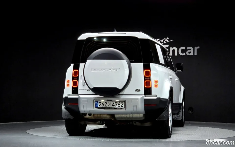 Land Rover Defender 110 D300 HSE 2022 — миниатюра 4