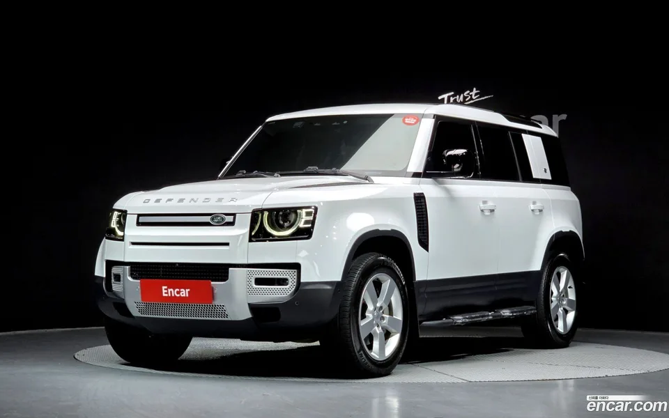 Land Rover Defender 110 D300 HSE 2022 — фото 1, купить с доставкой в Москву