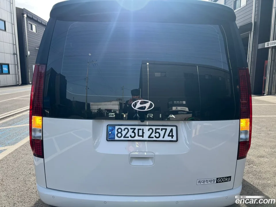 Hyundai Staria L3.5 5 2024 — миниатюра 3