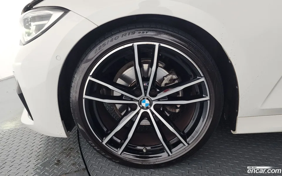 BMW 3 Series 320i M 2022 — миниатюра 5