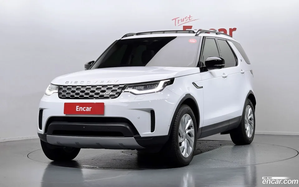 Land Rover Discovery 2.0 P300 S 2025 — фото 1, купить с доставкой в Москву