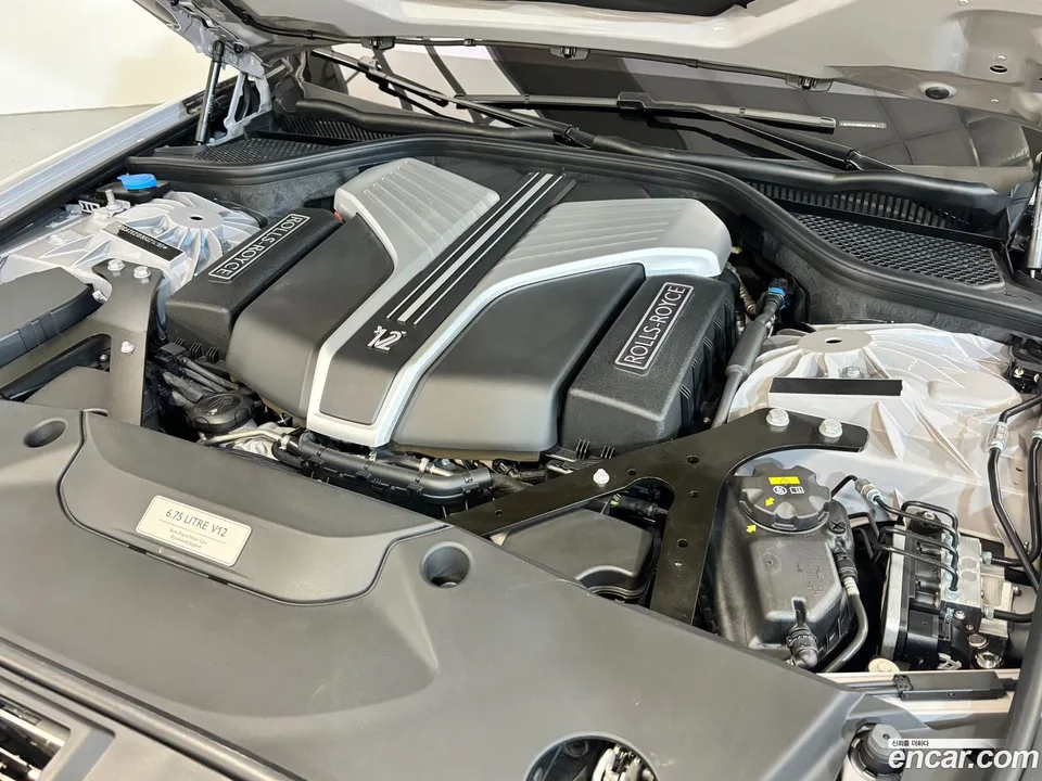 Rolls-Royce Ghost 6.7 EWB V12 2022 — миниатюра 5