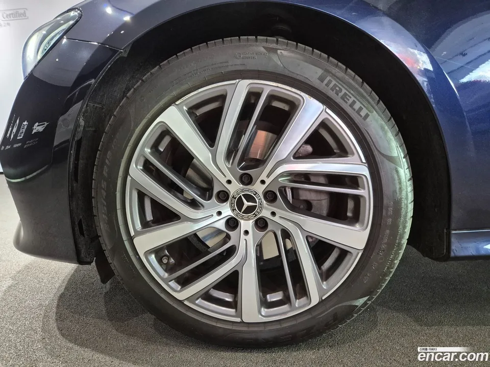 Mercedes-Benz E-Class E220d 4MATIC 2025 — миниатюра 5