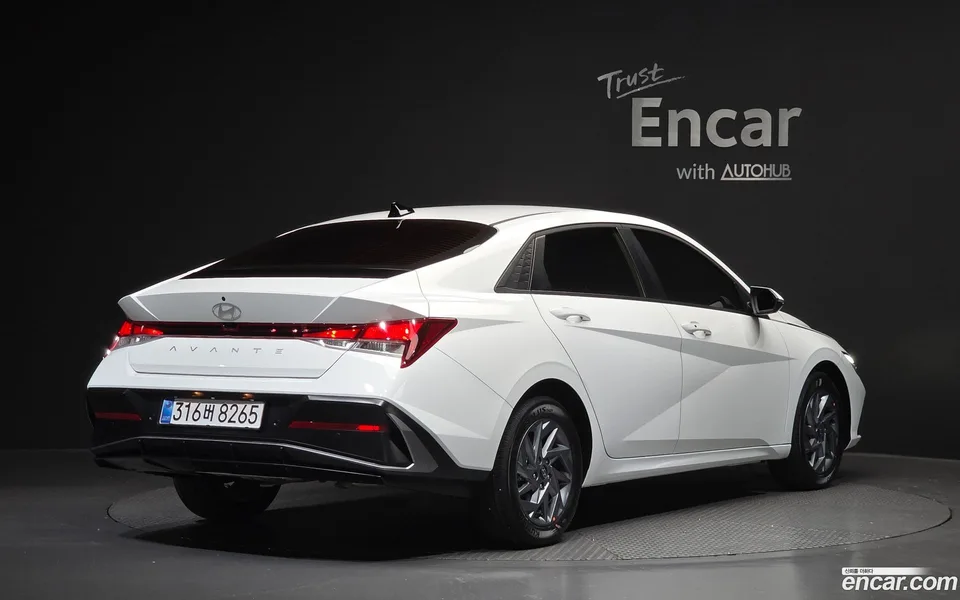 Hyundai Avante CN7 1.6 2026 — миниатюра 2