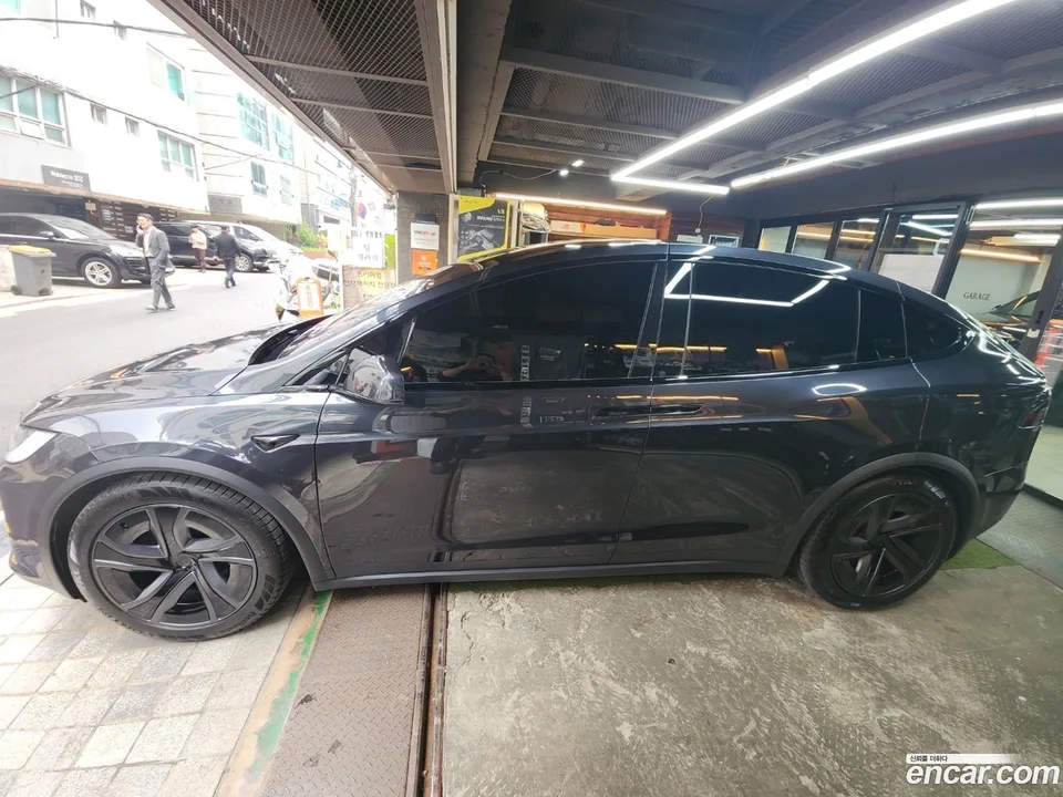 Tesla Model X 2026 — миниатюра 4