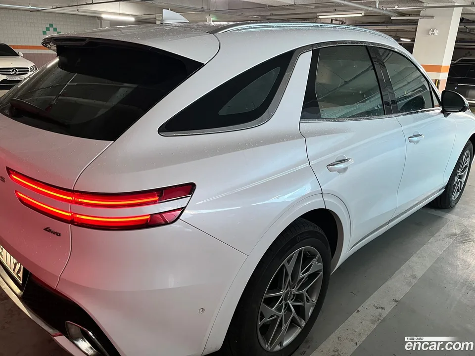 Genesis GV70 2.5T AWD 2022 — миниатюра 2