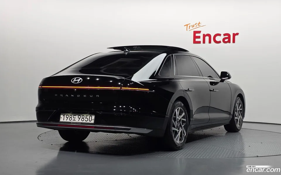Hyundai Grandeur 2.5 2WD 2023 — миниатюра 2