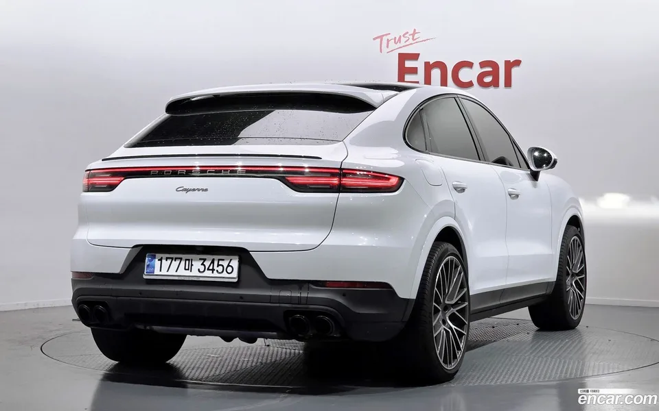 Porsche Cayenne 3.0 2023 — миниатюра 2