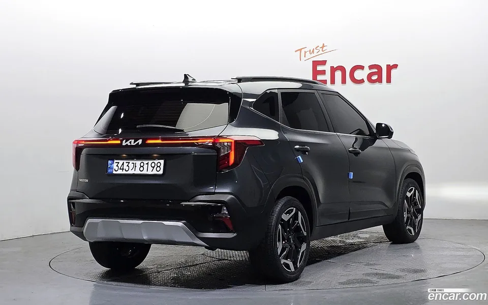 Kia Seltos 1.6 2WD 2023 — миниатюра 2