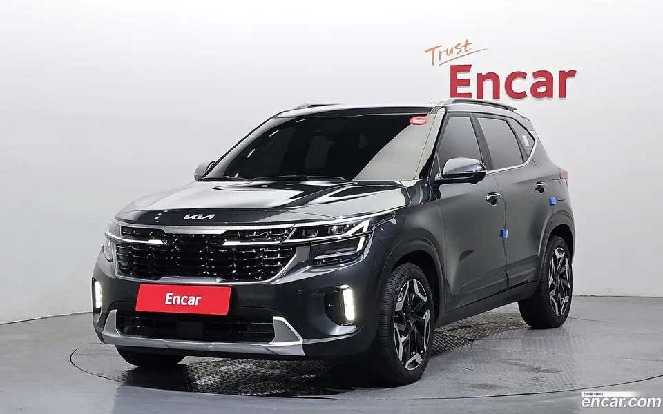 Kia Seltos 1.6 2WD 2023 — фото 1, купить с доставкой в Москву