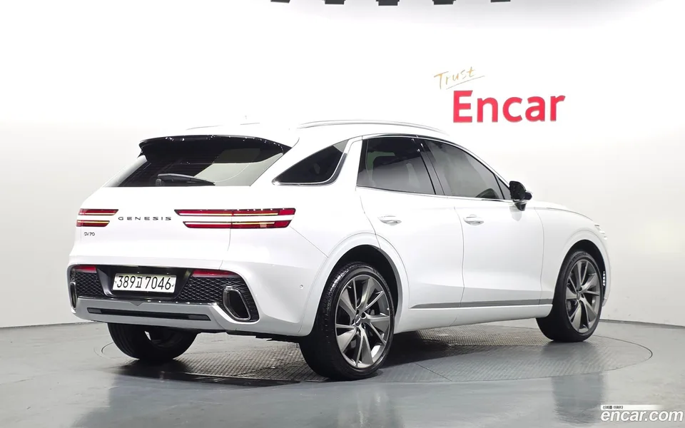 Genesis GV70 2.5T 2WD 2023 — миниатюра 2