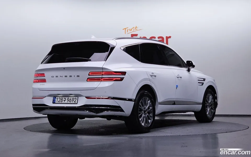 Genesis GV80 2.5T 2WD 2024 — миниатюра 2
