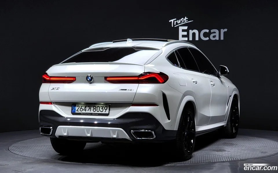 BMW X6 xDrive40i M 2022 — миниатюра 2