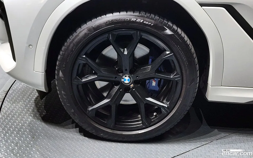 BMW X6 xDrive40i M 2022 — миниатюра 5