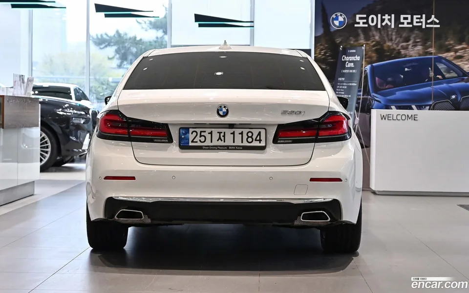 BMW 5 Series 530i 2022 — миниатюра 4