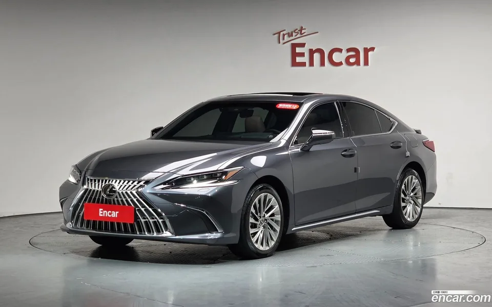 Lexus ES 300h 2025 — фото 1, купить с доставкой в Москву