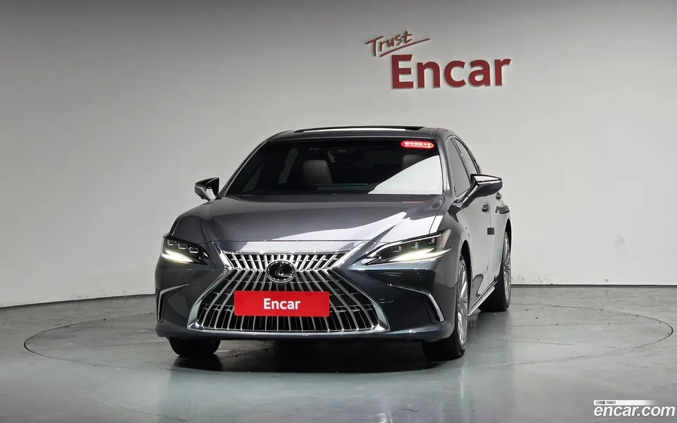 Lexus ES 300h 2025 — миниатюра 3