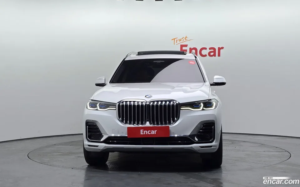 BMW X7 xDrive 40i 7 2022 — миниатюра 3