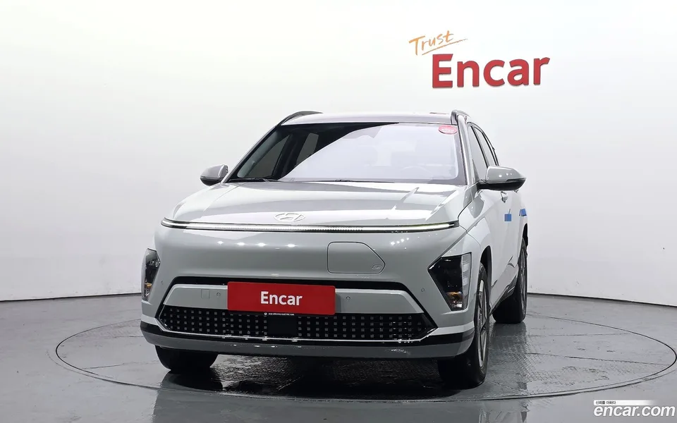 Hyundai Kona Electric 2023 — миниатюра 3