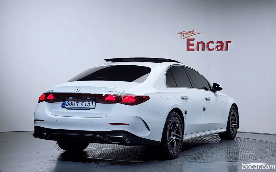Mercedes-Benz E-Class E300 4MATIC AMG Line 2024 — миниатюра 2