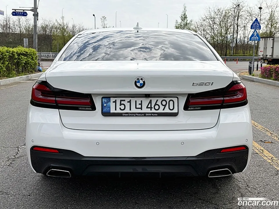 BMW 5 Series 520i M 2022 — миниатюра 4