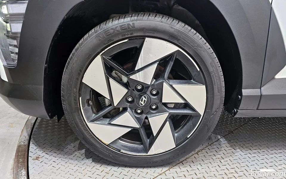 Hyundai Kona 2.0 2WD 2023 — миниатюра 5
