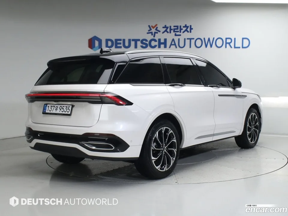 Lincoln Nautilus 2.0 AWD 2023 — миниатюра 2