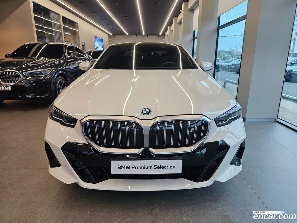 BMW i5 eDrive 40 M 2025 — миниатюра 2