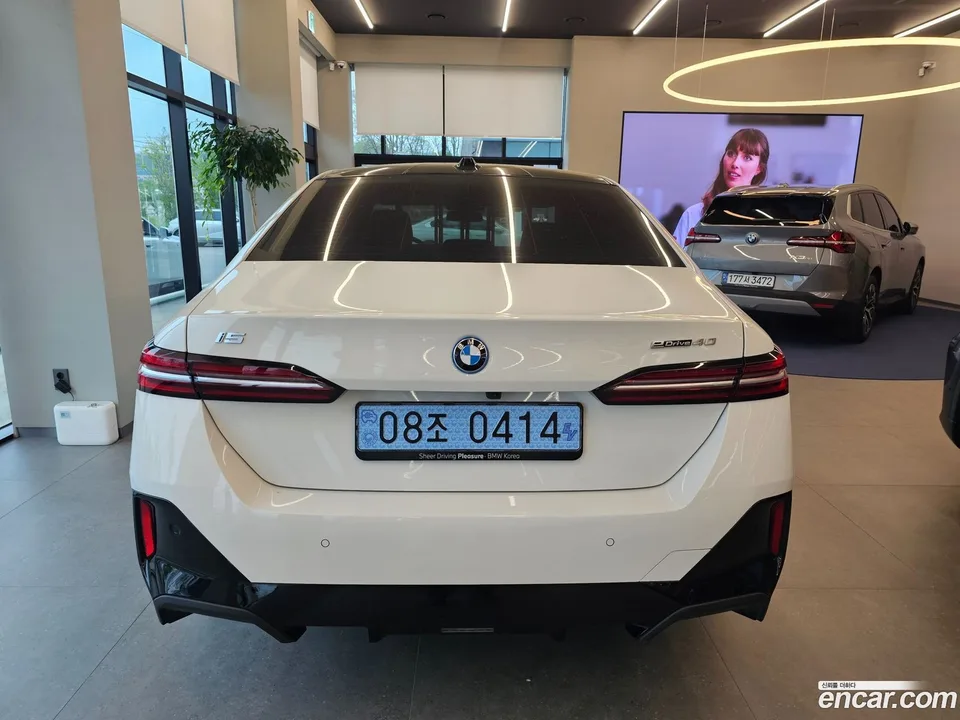 BMW i5 eDrive 40 M 2025 — миниатюра 3