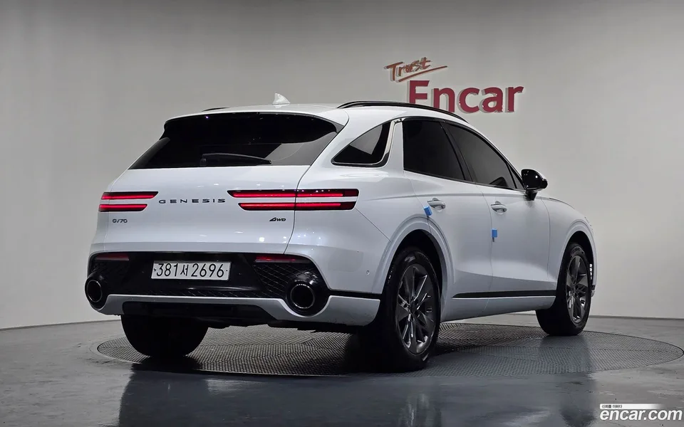 Genesis GV70 2.5T AWD 2022 — миниатюра 2