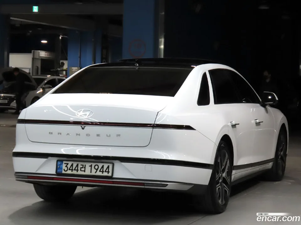 Hyundai Grandeur Hybrid 2023 — миниатюра 2