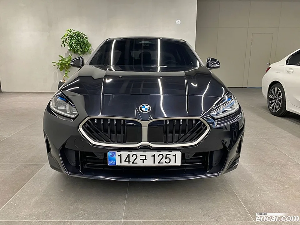 BMW 1 Series 120 2025 — миниатюра 3