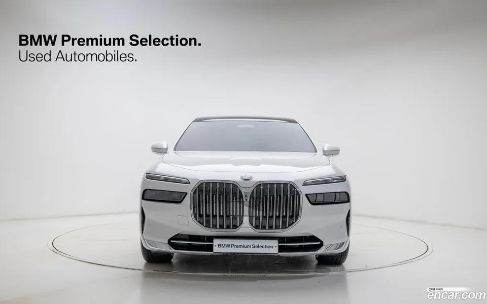 BMW 7 Series 740i sDrive 2023 — миниатюра 3