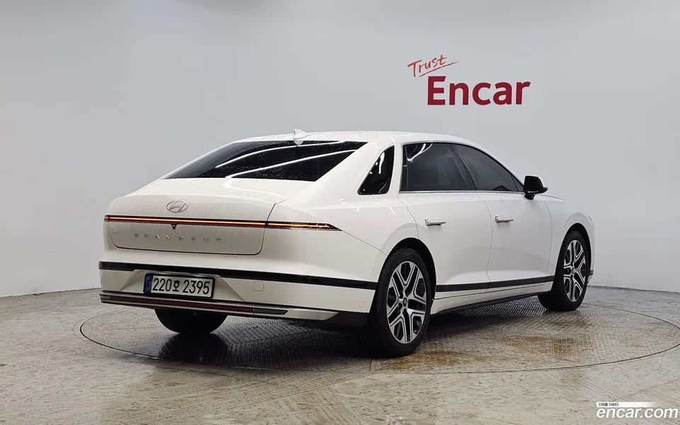 Hyundai Grandeur 2.5 2WD 2023 — миниатюра 2
