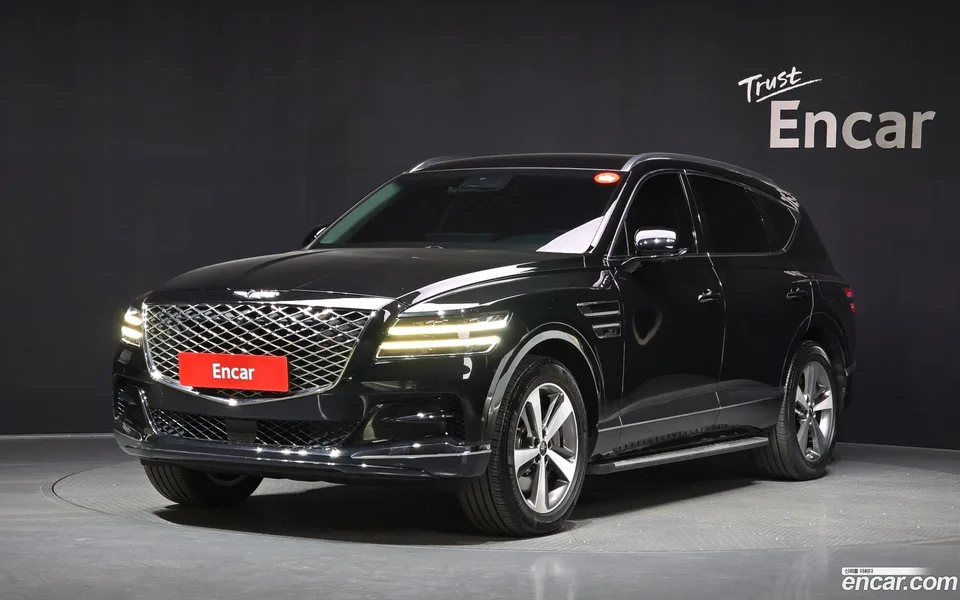 Genesis GV80 2.5T 2WD 2022 — фото 1, купить с доставкой в Москву