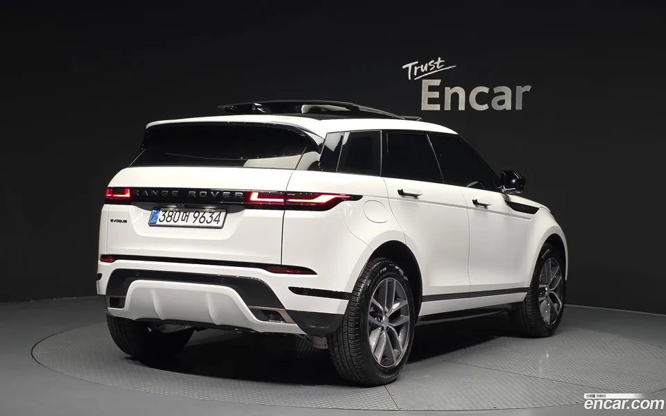 Land Rover Range Rover Evoque P250 SE 2025 — миниатюра 2