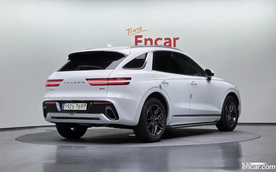 Genesis GV70 2.5T AWD 2023 — миниатюра 2