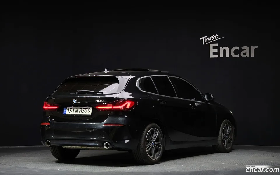 BMW 1 Series 120i 2023 — миниатюра 2