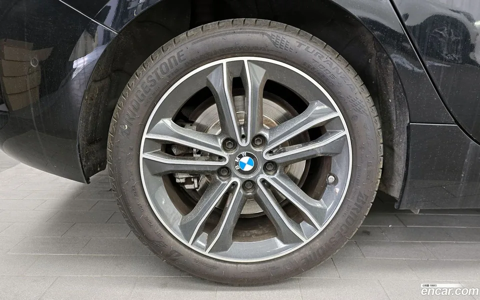 BMW 1 Series 120i 2023 — миниатюра 5