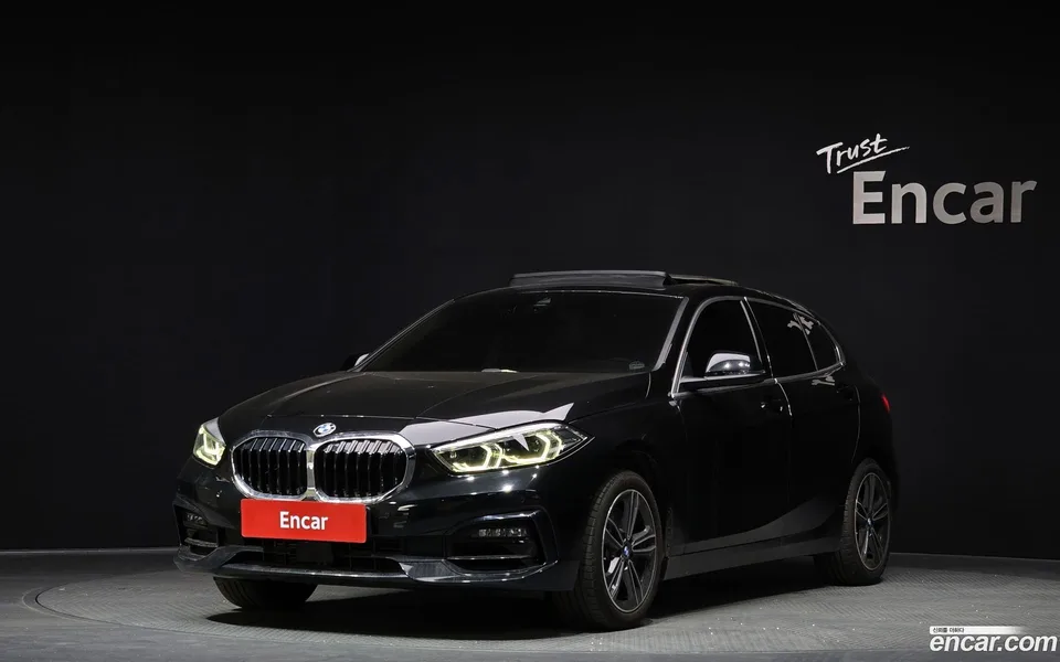 BMW 1 Series 120i 2023 — фото 1, купить с доставкой в Москву
