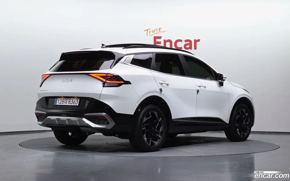 Kia Sportage 2.0 2WD 2022 — миниатюра 2