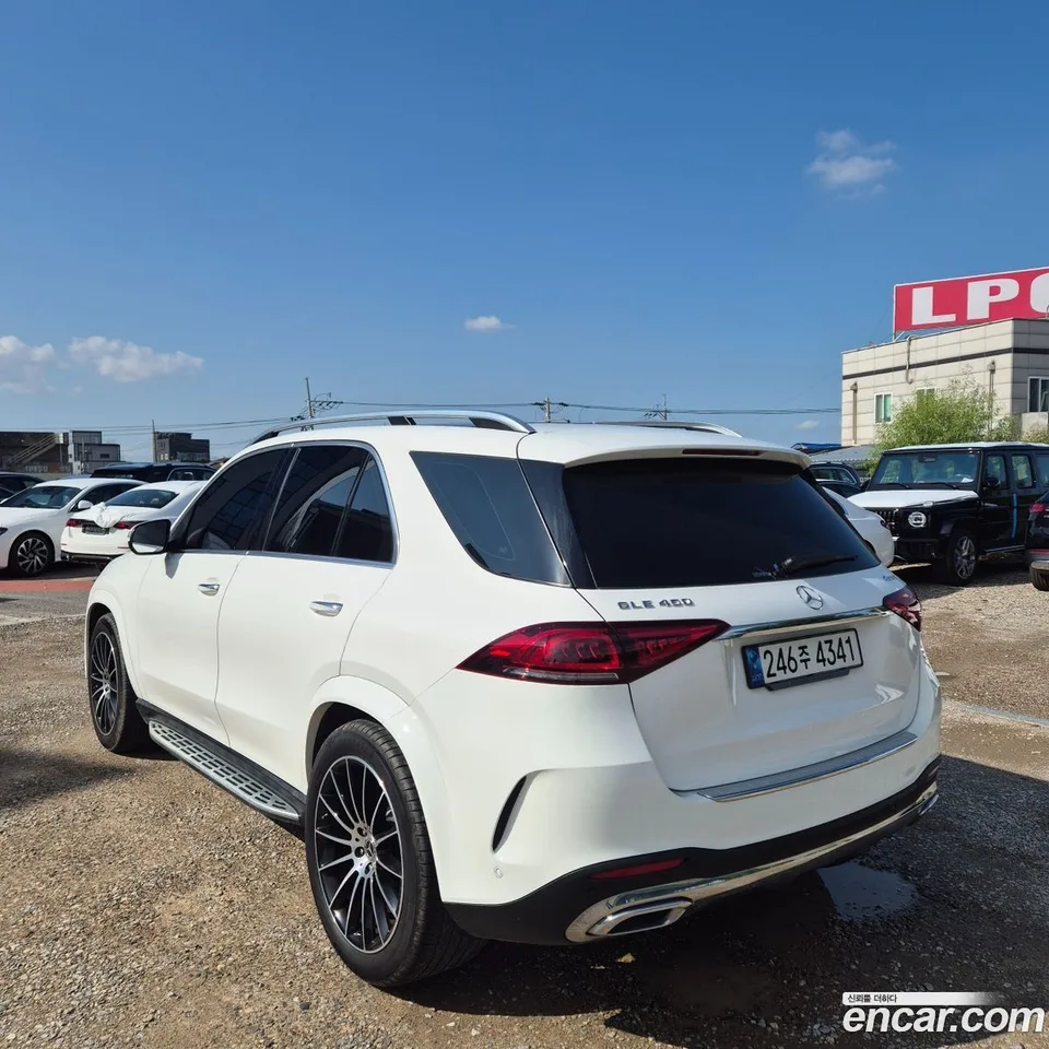 Mercedes-Benz GLE-Class GLE450 4MATIC AMG Line 2023 — миниатюра 4