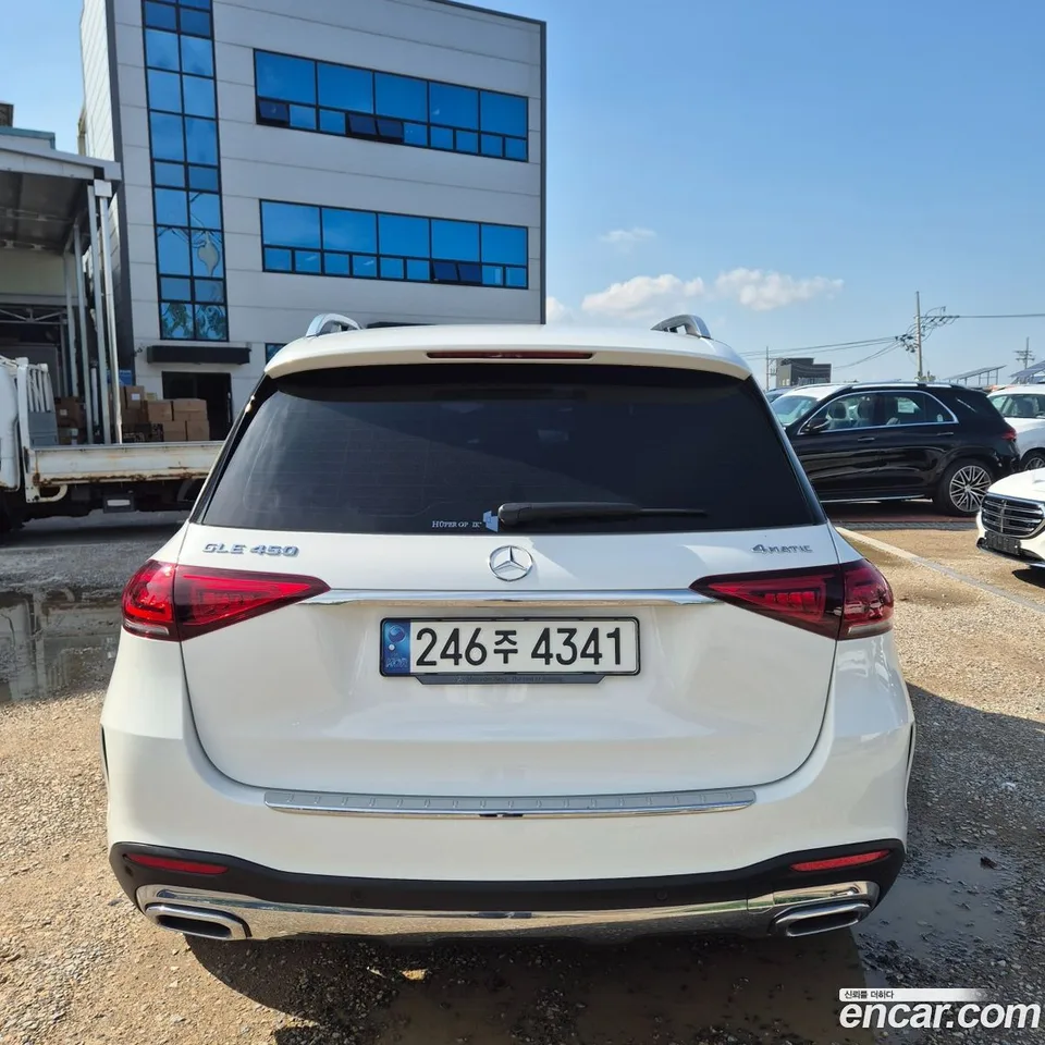 Mercedes-Benz GLE-Class GLE450 4MATIC AMG Line 2023 — миниатюра 5