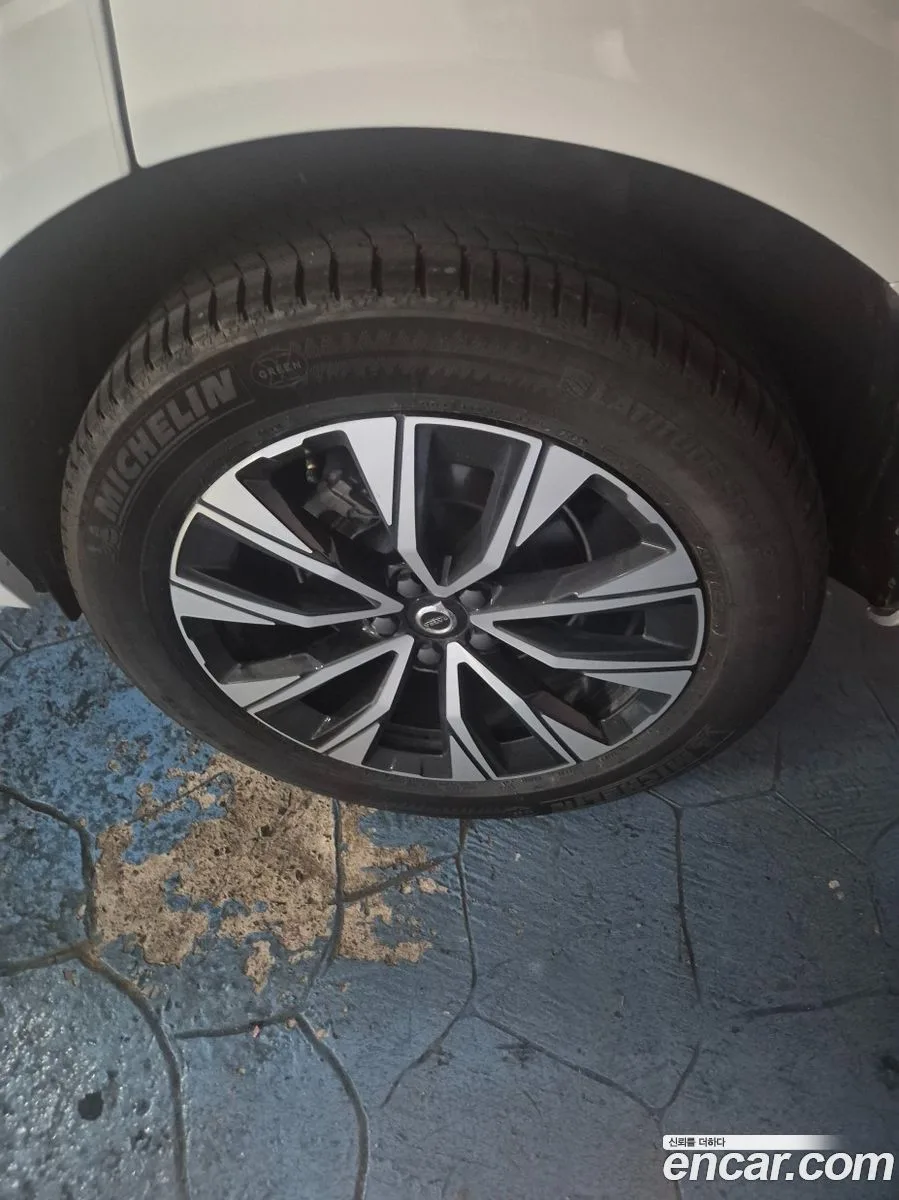 Volvo XC60 B5 2023 — миниатюра 5