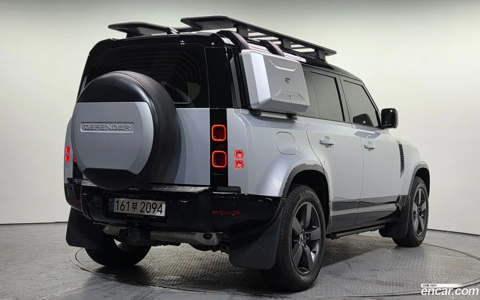 Land Rover Defender 110 P300 X- SE 2024 — миниатюра 2