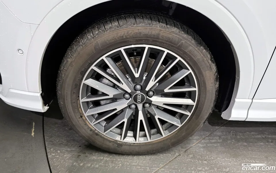 Audi Q3 40 TFSI 2025 — миниатюра 5
