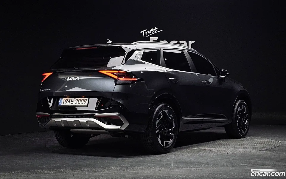 Kia Sportage 1.6 2WD 2023 — миниатюра 2