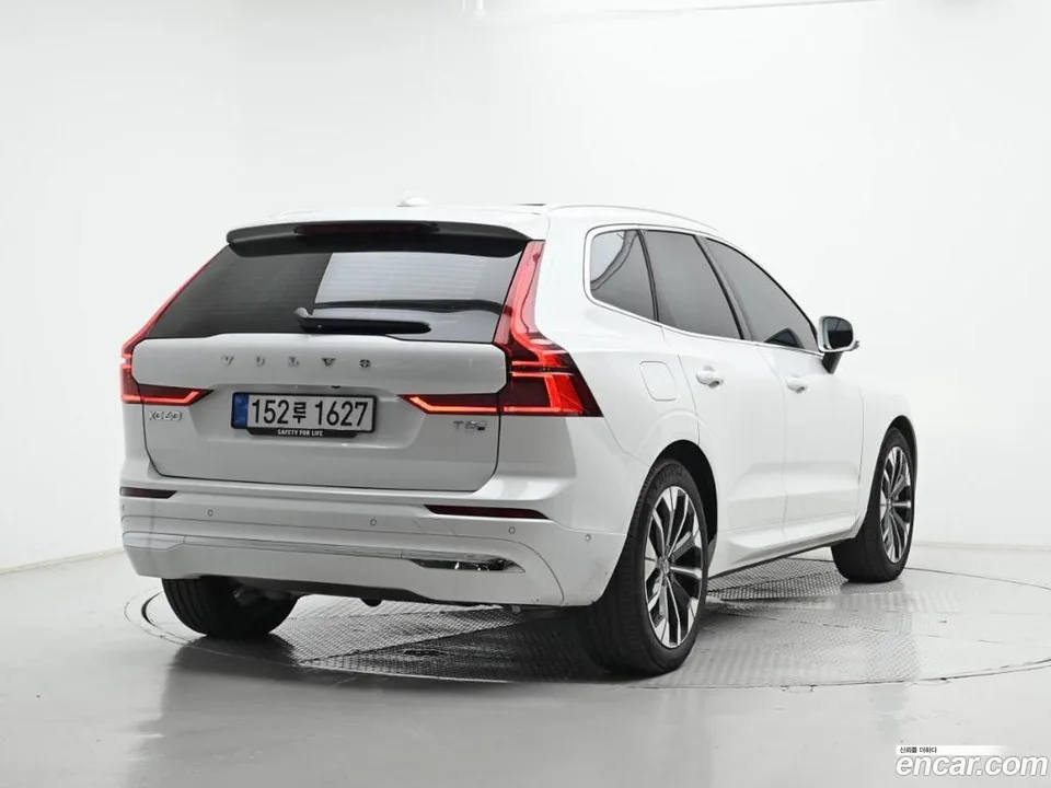 Volvo XC60 T8 2025 — миниатюра 2