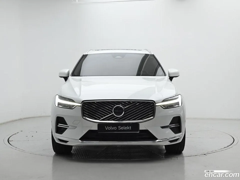 Volvo XC60 T8 2025 — миниатюра 3