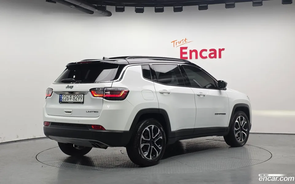 Jeep Compass 2.4 2WD 2022 — миниатюра 2